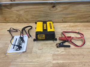 DEWALT 1000-Watt Portable Car Power Inverter with Triple USB Ports
