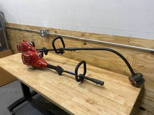 HOMELITE Lot of 2- UT26CSL3VNM Curved Shaft Gas Trimmers
