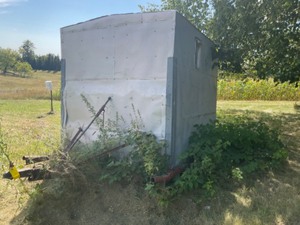 Fishhouse on trailer on wheels 6x8 Aluminum Siding