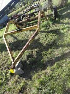 Round bale trailer