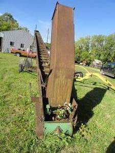 40 John Deere elevator