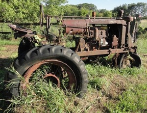 Tractor (F20 International)
