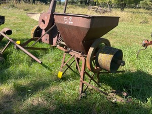 Feed grinder