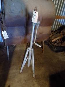 Tri - Pod Screw Jack