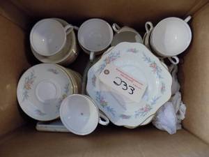 China Dish Set Homer Laughlin USA Eggshell Georgian  11 Dinner Plates, 12 Salad Plates Square, Cups & Bowls