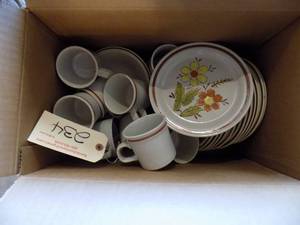 Dish Set Autumn Collection, Stoneware 12 Piece Plates cups Bowls