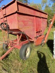 Minnesota Wagon with Seed Auger