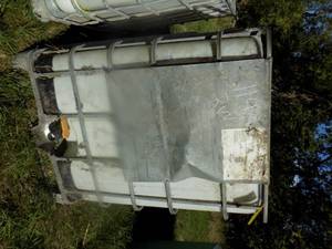 300 gal Tote