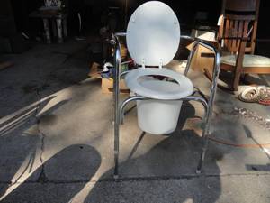 Portable toilet