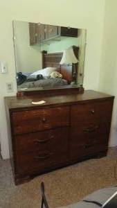 Dresser With Mirror