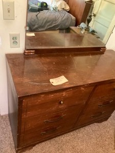 Dresser with Mirror this lot # is a Dresser