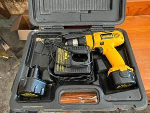 lot 3 image: DeWalt 9.6 Volt Drill with 2 Batteries & Charger