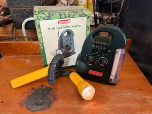 lot 10 image: Coleman Mini Lantern Radio & Grip Light Flashlight