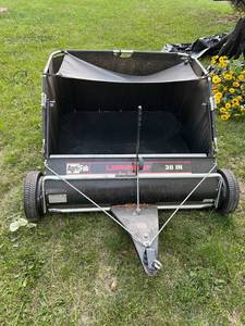 lot 25 image: Agri-Fab 38 Lawnsweep