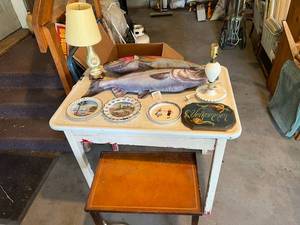 lot 129 image: Home Decor -Collectibles