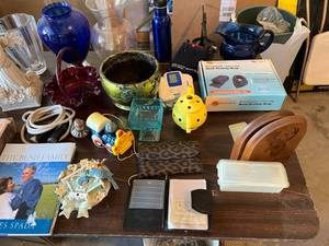 lot 223 image: Everything on Table