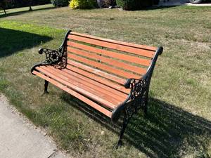lot 226 image: Bench