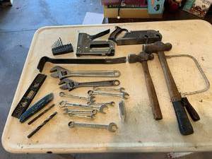 lot 46 image: Hand Tools