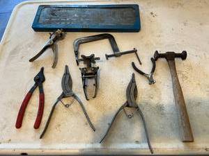 lot 47 image: Specialty Tools & Tap & Die Set