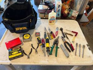lot 49 image: Irwin Tool Bag & Tools