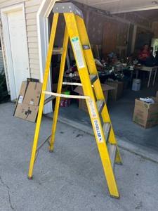 lot 50 image: Keller 6 Fiberglass Stepladder