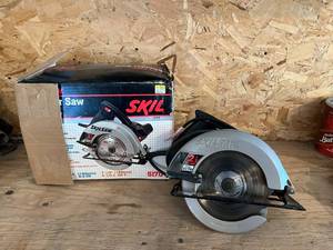 lot 57 image: 7 14 Skilsaw