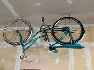 lot 68 image: Bicycle