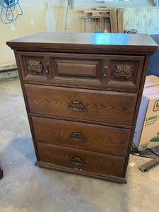 lot 74 image: 4 Drawer Dresser