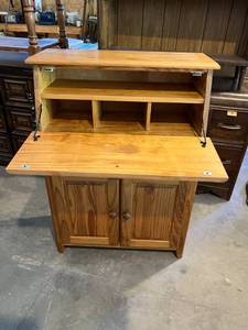 lot 85 image: Droptop Desk