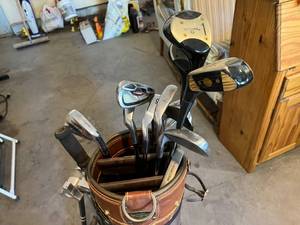 lot 86 image: Golf Clubs & Cart