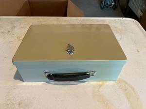 lot 101 image: Lockbox