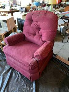 lot 107 image: Rocker Recliner