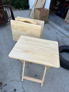 lot 109 image: 4 Small Foldup Tables & Holder