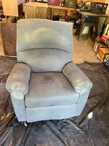 lot 111 image: Rocker Recliner