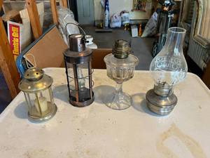 lot 115 image: Lanterns