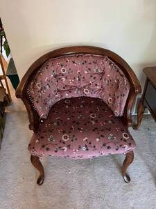 lot 165 image: Chair