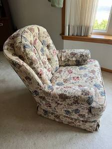 lot 170 image: SwivelRocker Chair