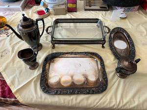 lot 185 image: Silver Plated Items