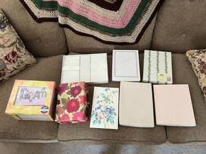 lot 187 image: New Greeting Cards & Stationary