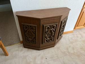 lot 188 image: Wall Storage Unit