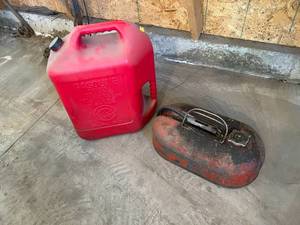 lot 31 image: Fuel Cans