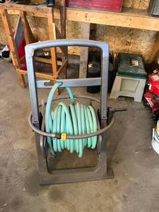 lot 33 image: Hose & Hose Reel