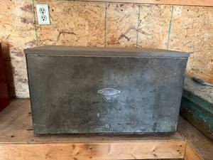 lot 27 image: Craftsman Toolbox Full of Quality Tools