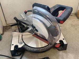 Craftsman 10 Inch Compound Miter Saw with Laser Trac (like new)