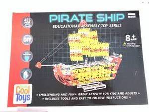 455 Piece Pirate Ship Erector Toy Set