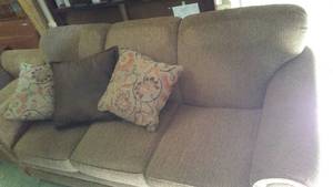 lot 213 image: Rolled Arm Sofa from Slumberland.