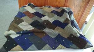 lot 80 image: Vintage Quilt