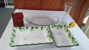 lot 91 image: Excellent Christmas Platters And More