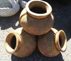 lot 233 image: (4) Pots Together With Metal Supports