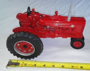 lot 283 image: Farmall International Harvester Super M-TA Diesel